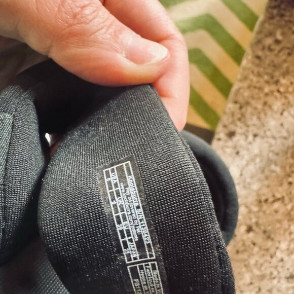 KOOLABURRA BY Ugg Sandal: BLACK - Size 8 $37⭐🌞 - Picture 5 of 5
